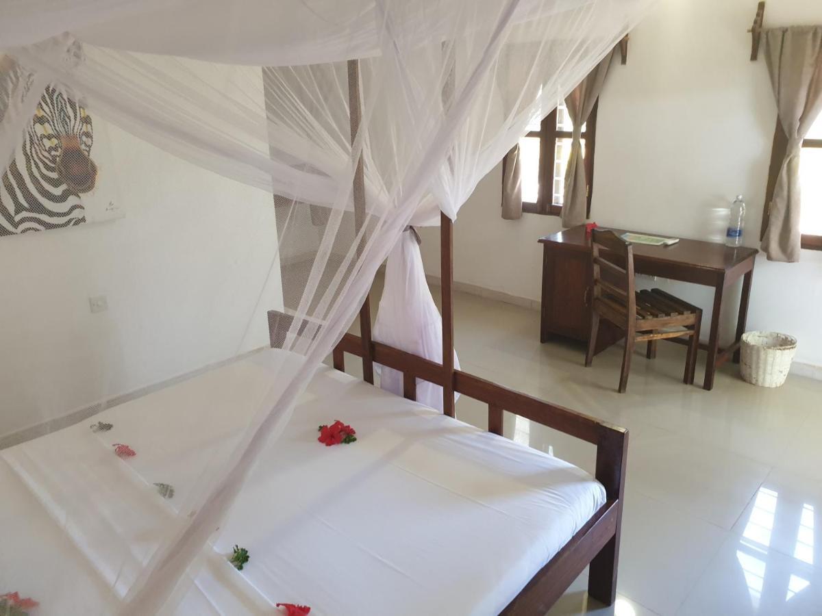 Nungwi Inn Beach Cottages Vertshus
